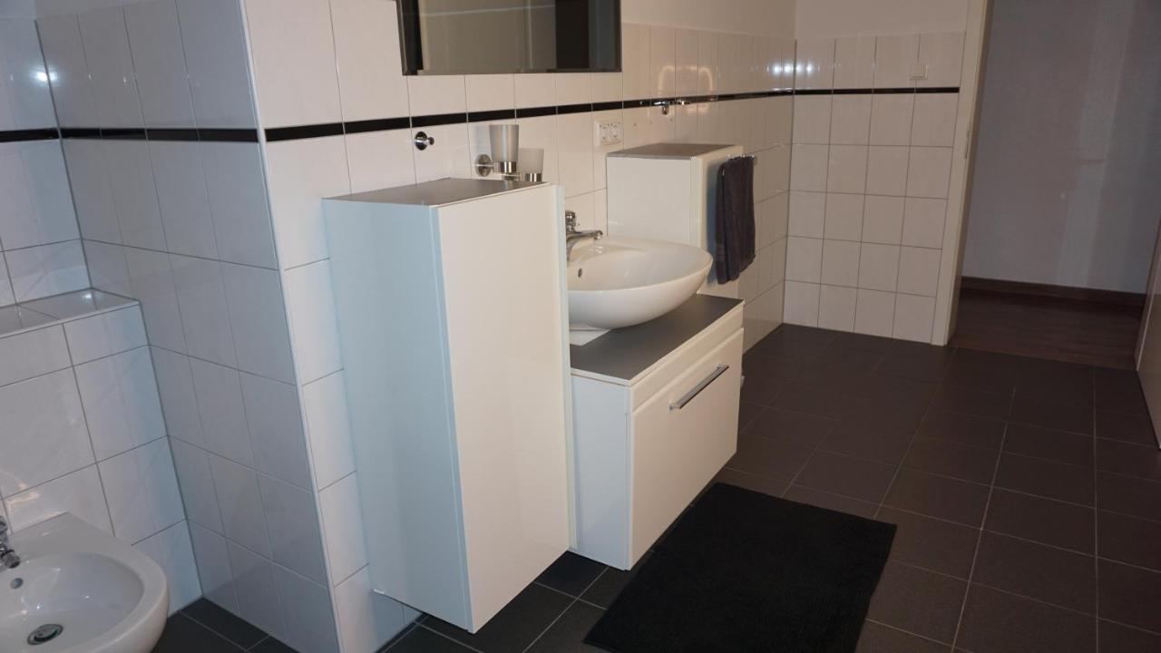 M&M Apartment Düsseldorf Neuss Buitenkant foto