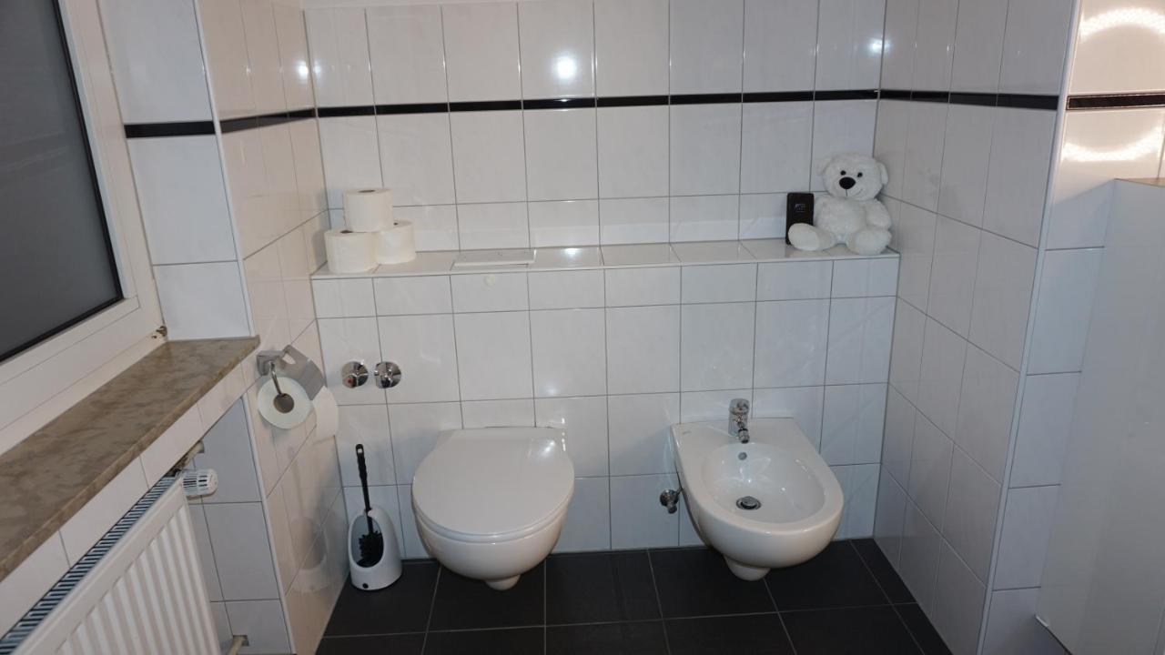 M&M Apartment Düsseldorf Neuss Buitenkant foto
