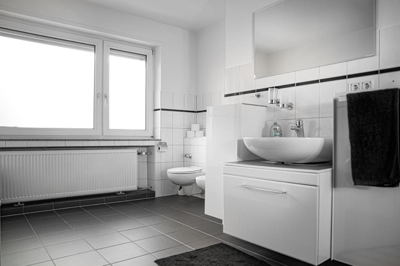 M&M Apartment Düsseldorf Neuss Buitenkant foto